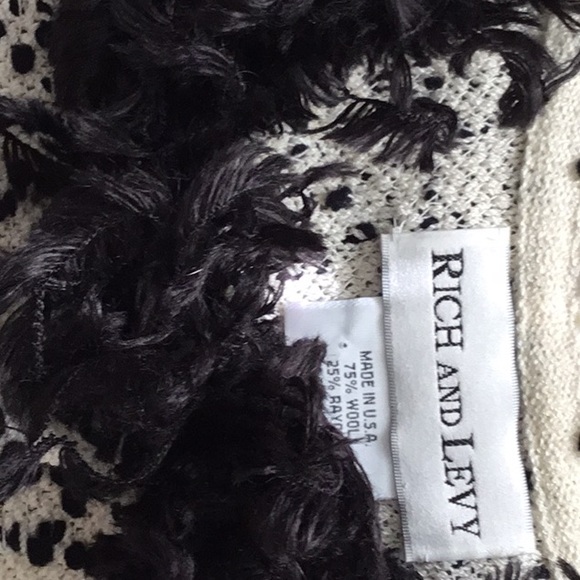 Rich and Levy sweater - Picture 2 of 3